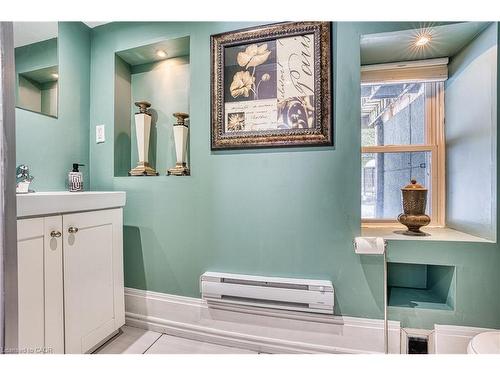 383 Campbell Street, Lucknow, ON - Indoor Photo Showing Bathroom