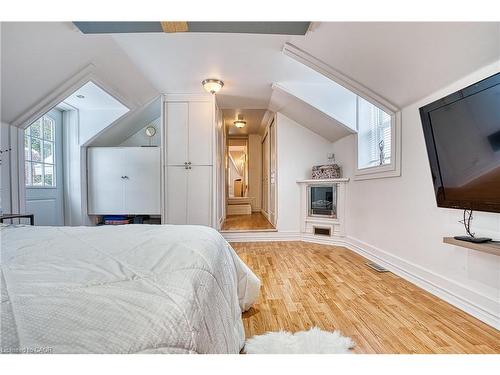 383 Campbell Street, Lucknow, ON - Indoor Photo Showing Bedroom