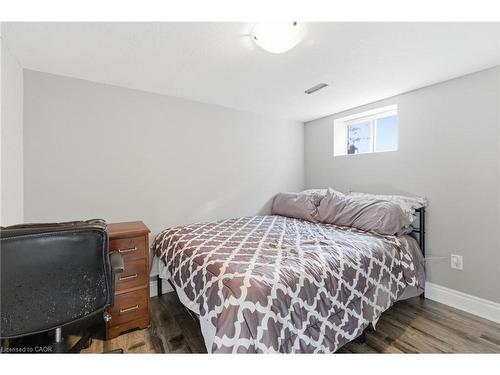 89 Erin Avenue, Hamilton, ON - Indoor Photo Showing Bedroom