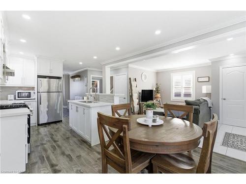 89 Erin Avenue, Hamilton, ON - Indoor Photo Showing Dining Room
