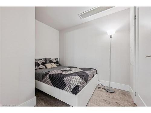 104-15 Prince Albert Boulevard, Kitchener, ON - Indoor Photo Showing Bedroom