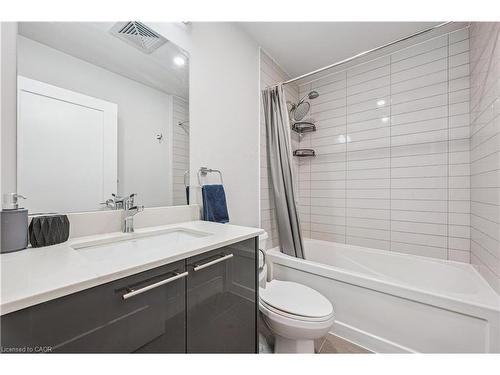104-15 Prince Albert Boulevard, Kitchener, ON - Indoor Photo Showing Bathroom