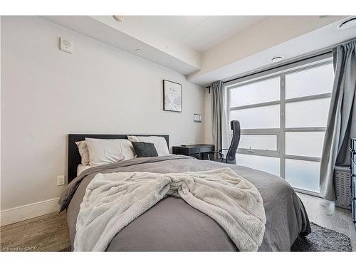 104-15 Prince Albert Boulevard, Kitchener, ON - Indoor Photo Showing Bedroom