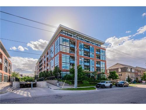 104-15 Prince Albert Boulevard, Kitchener, ON - Outdoor