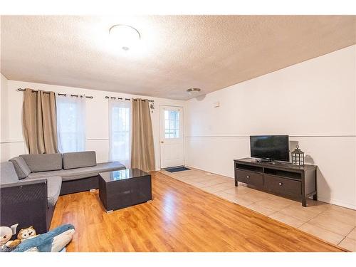 Main-690 Elgin Street N, Cambridge, ON - Indoor Photo Showing Living Room