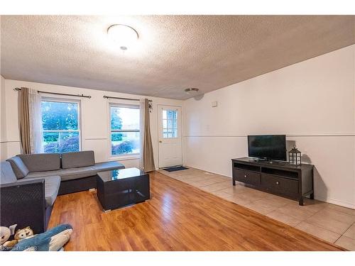 Main-690 Elgin Street N, Cambridge, ON - Indoor Photo Showing Living Room