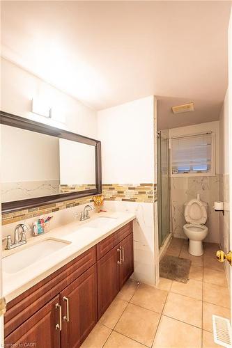 Main-690 Elgin Street N, Cambridge, ON - Indoor Photo Showing Bathroom