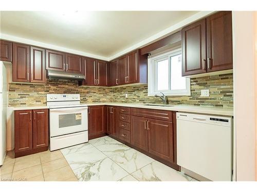 Main-690 Elgin Street N, Cambridge, ON - Indoor Photo Showing Kitchen