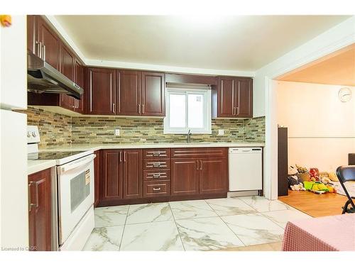 Main-690 Elgin Street N, Cambridge, ON - Indoor Photo Showing Kitchen With Double Sink