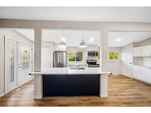 418 Norrie Crescent, Burlington, ON - Indoor Photo Showing Kitchen With Upgraded Kitchen