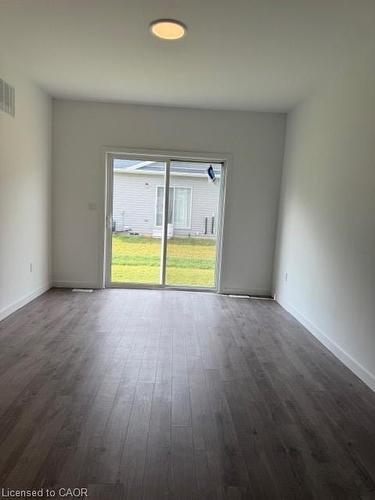 32 Waterleaf Trail, Welland, ON - Indoor Photo Showing Other Room