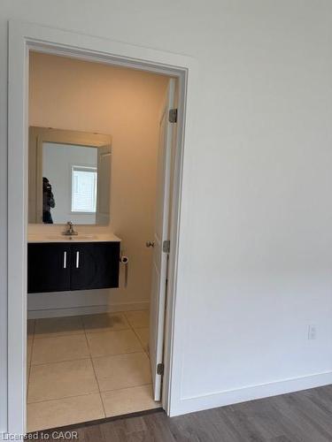 32 Waterleaf Trail, Welland, ON - Indoor Photo Showing Other Room