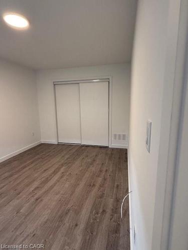 32 Waterleaf Trail, Welland, ON - Indoor Photo Showing Other Room