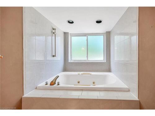 Ph1-150 Wilson Street W, Ancaster, ON - Indoor Photo Showing Bathroom