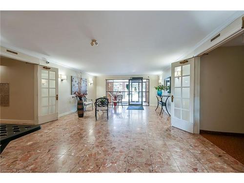 Ph1-150 Wilson Street W, Ancaster, ON - Indoor Photo Showing Other Room