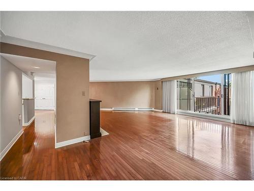 Ph1-150 Wilson Street W, Ancaster, ON - Indoor Photo Showing Other Room