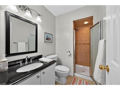 71 Royaledge Way, Hamilton, ON - Indoor Photo Showing Bathroom