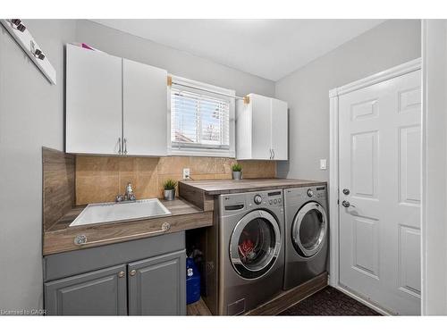 71 Royaledge Way, Hamilton, ON - Indoor Photo Showing Laundry Room
