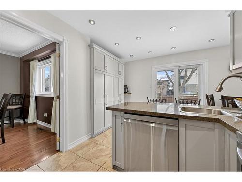 71 Royaledge Way, Hamilton, ON - Indoor Photo Showing Kitchen With Double Sink