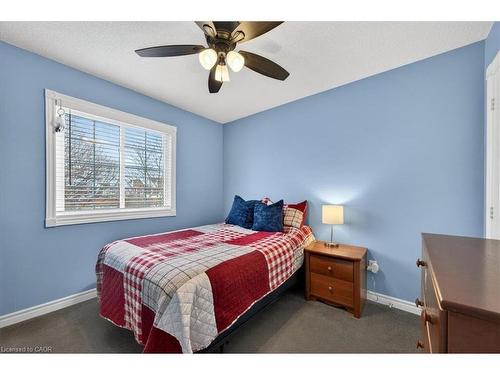 71 Royaledge Way, Hamilton, ON - Indoor Photo Showing Bedroom