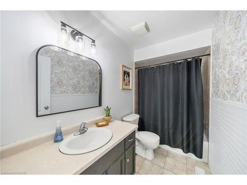 4-10 Liddycoat Lane, Hamilton, ON - Indoor Photo Showing Bathroom