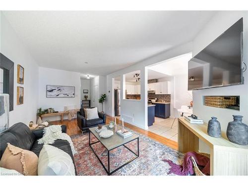4-10 Liddycoat Lane, Hamilton, ON - Indoor Photo Showing Living Room