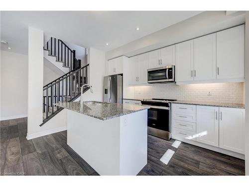 116-10 Birmingham Drive, Cambridge, ON - Indoor Photo Showing Kitchen With Stainless Steel Kitchen With Upgraded Kitchen