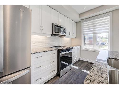 116-10 Birmingham Drive, Cambridge, ON - Indoor Photo Showing Kitchen With Stainless Steel Kitchen With Upgraded Kitchen