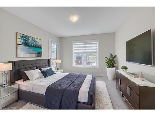 116-10 Birmingham Drive, Cambridge, ON - Indoor Photo Showing Bedroom