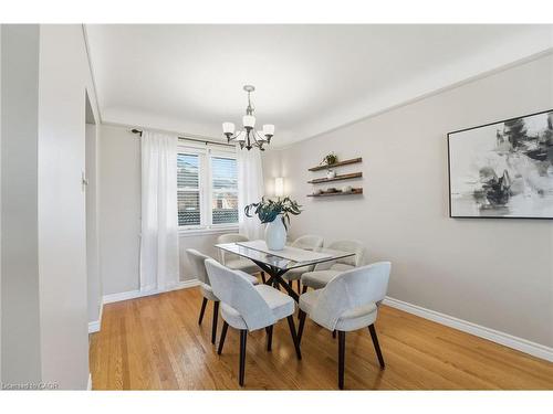 11 Kensington Avenue, Kitchener, ON - Indoor Photo Showing Dining Room