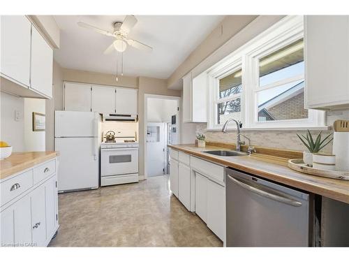 11 Kensington Avenue, Kitchener, ON - Indoor Photo Showing Kitchen