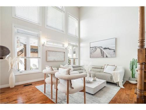162 Banffshire Street, Kitchener, ON - Indoor Photo Showing Living Room
