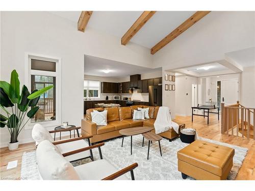 1049 Greensview Drive, Huntsville, ON - Indoor Photo Showing Living Room