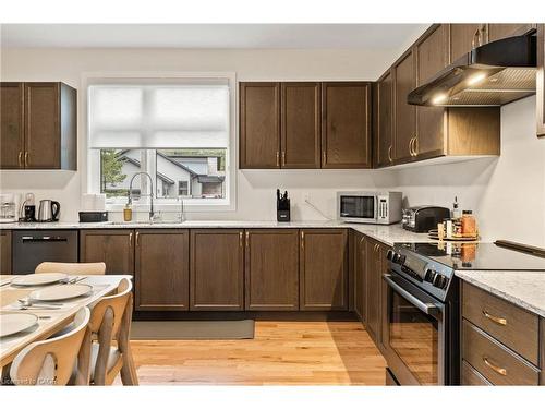 1049 Greensview Drive, Huntsville, ON - Indoor Photo Showing Kitchen