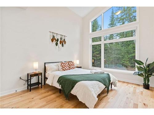 1049 Greensview Drive, Huntsville, ON - Indoor Photo Showing Bedroom