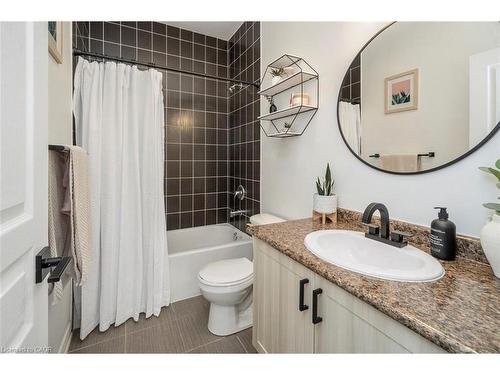 30 Danfield Court, Brampton, ON - Indoor Photo Showing Bathroom
