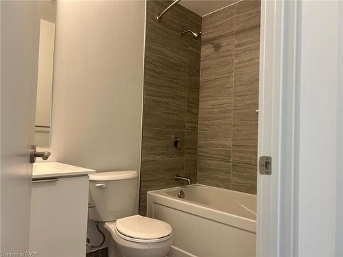 2706-25 Wellington Street S, Kitchener, ON - Indoor Photo Showing Bathroom