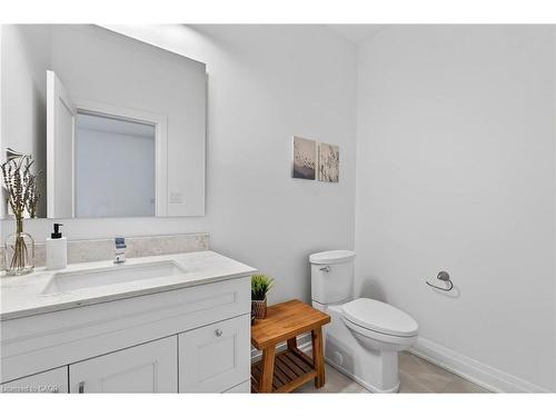 8868 Angie Drive, Niagara Falls, ON - Indoor Photo Showing Bathroom