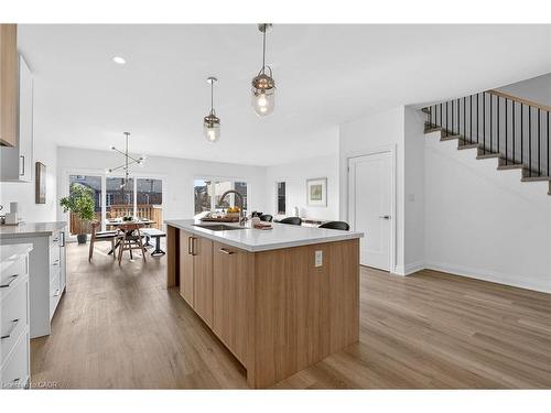 8868 Angie Drive, Niagara Falls, ON - Indoor Photo Showing Kitchen