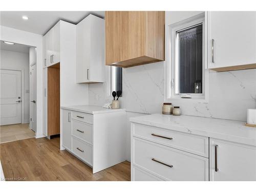 8868 Angie Drive, Niagara Falls, ON - Indoor Photo Showing Kitchen
