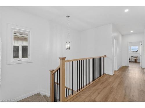 8868 Angie Drive, Niagara Falls, ON - Indoor Photo Showing Other Room