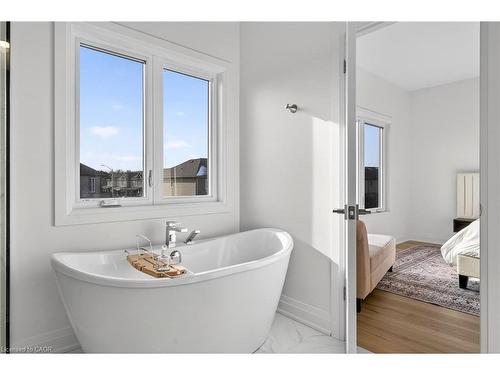 8868 Angie Drive, Niagara Falls, ON - Indoor Photo Showing Bathroom