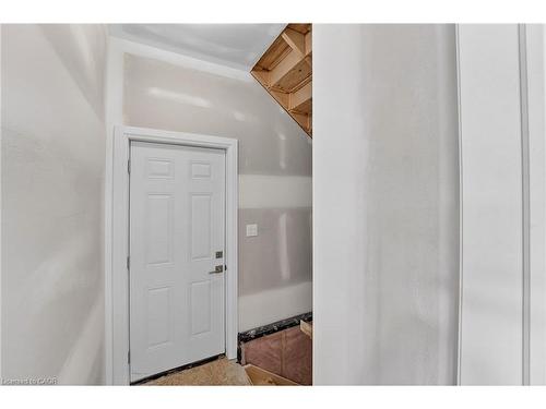 8868 Angie Drive, Niagara Falls, ON - Indoor Photo Showing Other Room