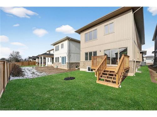 8868 Angie Drive, Niagara Falls, ON - Outdoor