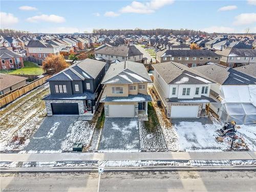 8868 Angie Drive, Niagara Falls, ON - Outdoor With Facade