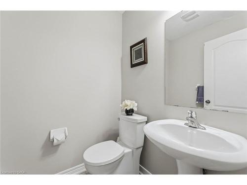 6537 St Michael Avenue, Niagara Falls, ON - Indoor Photo Showing Bathroom