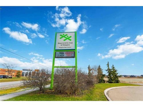 6537 St Michael Avenue, Niagara Falls, ON - Outdoor With View