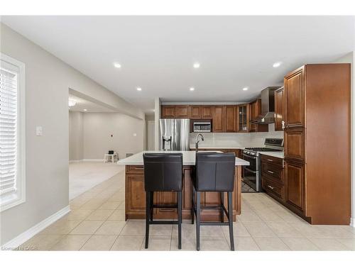 6537 St Michael Avenue, Niagara Falls, ON - Indoor Photo Showing Kitchen