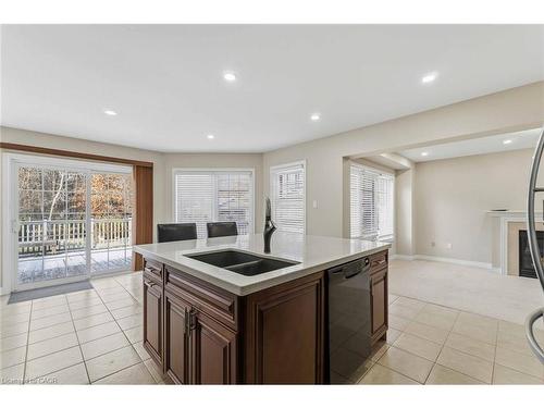 6537 St Michael Avenue, Niagara Falls, ON - Indoor Photo Showing Kitchen With Double Sink