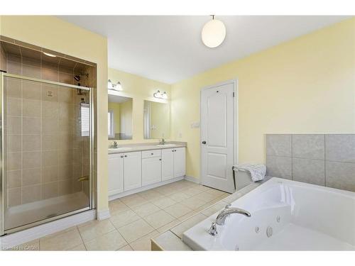 6537 St Michael Avenue, Niagara Falls, ON - Indoor Photo Showing Bathroom